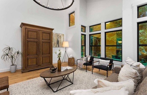 Union Hill-Novelty Hill Casa | Modern Elegance in Nature on 224th Ave