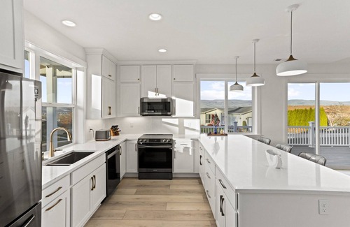 The Dalles Casa | Modern Elegance, Open Concept, Peaceful, Luxurious...Traveler's Sanctuary!