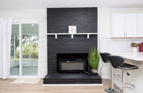 Norwich Casa | Modern Elegance Spacious 4BR with Hot Tub and screened porch & Pool Table