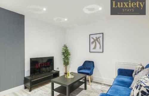 Southend-on-Sea Apartamento | Modern & Elegant 1BR City Centre - Near High St & Southend Beach by Luxiety Stays