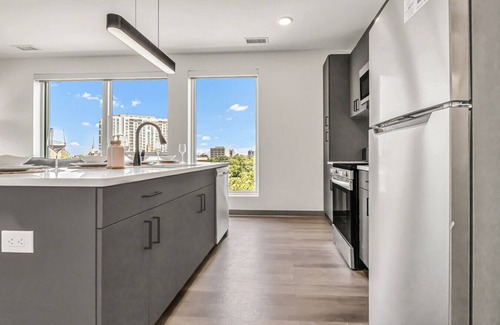 University Circle Apartamento | Modern & Elegant 2BR | Cleveland Clinic