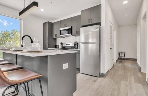 University Circle Apartamento | Modern & Elegant 2BR | Cleveland Clinic