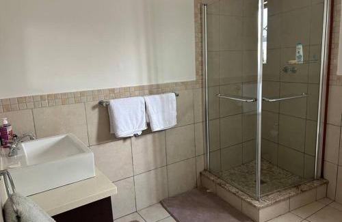Greater Johannesburg Metropolitan Area Apartamento | Modern & Elegant Apt Sandton Central