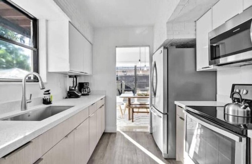 Driftwood Casa | Modern & Elegant Home Private Heated Pool