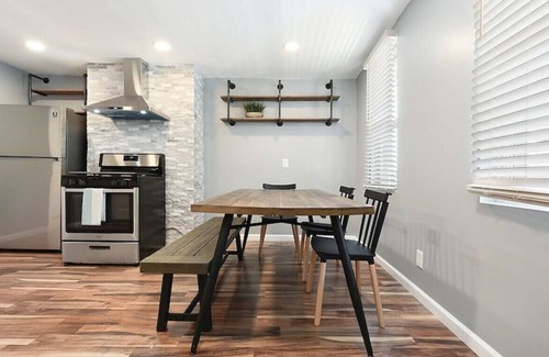 South Side Slopes Casa | Modern & Elegant Retreat on Monastery I 3BR