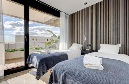 Marbella Apartamento | Modern, elite hillside home w/sea & mountain views
