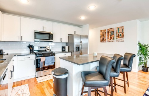 Elizabeth Apartamento | Modern Elizabeth Apartment ~ 1 Mi to Train Station