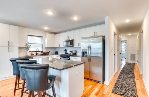 Elizabeth Apartamento | Modern Elizabeth Apartment ~ 1 Mi to Train Station