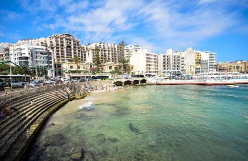 Il-Balluta Casa | Modern Ensuite Rooms in Shared Apartment Near Balluta Bay Sliema Gzira