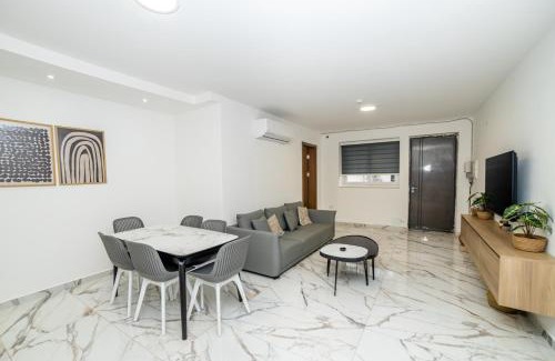 Bugibba Apartamento | Modern Escape 3-Bedroom Maisonette with Free Parking