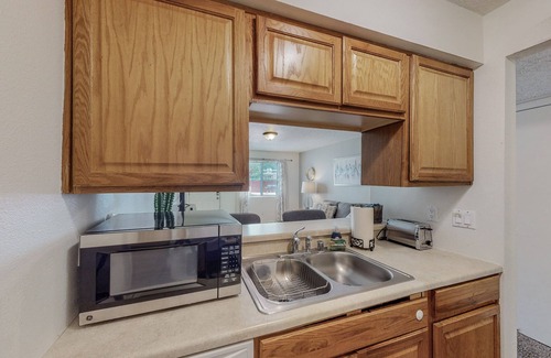 West Old Town Apartamento | Modern Escape, Near Old Town