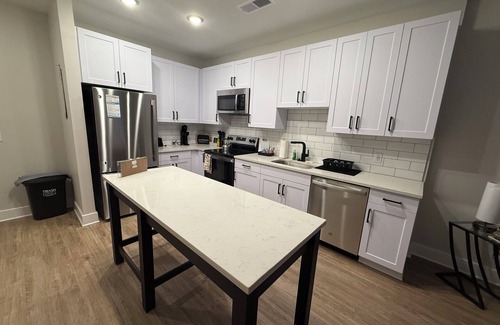 North Chesterfield Apartamento | Modern Escape w/Pool & SkyLounge/New Build,Upscale Vibe