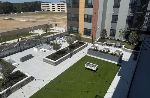 North Chesterfield Apartamento | Modern Escape w/Pool & SkyLounge/New Build,Upscale Vibe