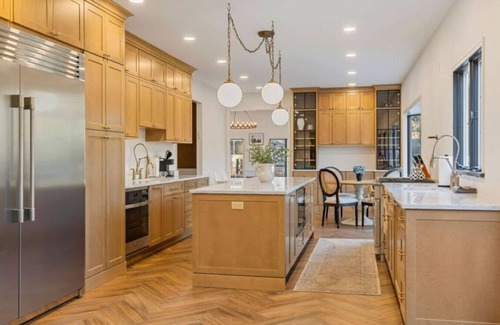 Montebello Casa | Modern Estate: Theater, Fire Pit & Vibes!