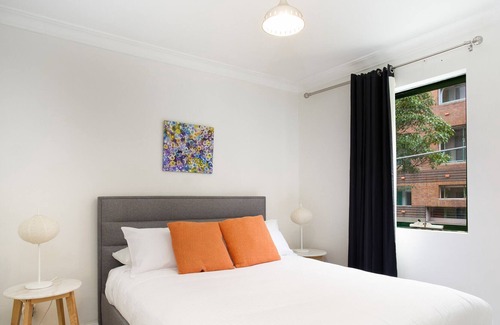 Newtown Apartamento | Modern, Executive Apartment near Newtown