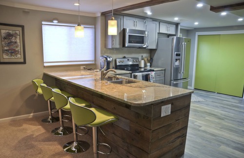Scenic Heights Apartamento | Apartamento ejecutivo moderno y espacioso