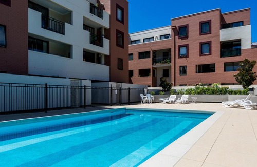 Newtown Apartamento | Modern, Executive Apartment near Newtown