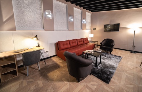 Patio Bonito Apartamento | Modern experience at this beautiful unit.Located in the exclusive Astorga!