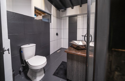Patio Bonito Apartamento | Modern experience at this beautiful unit.Located in the exclusive Astorga!