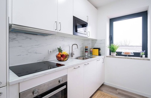 Sao Mamede de Infesta Apartamento | HostWise – Modern Flat with a Suite