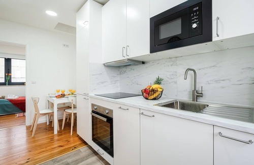 Sao Mamede de Infesta Apartamento | HostWise – Modern Flat with a Suite