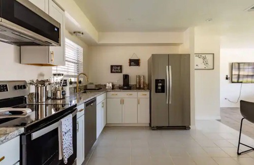 Indian Ridge Casa | Modern Family 4BR w/pool Near Disney & Attractions