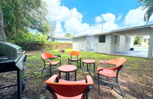 Miami Shores Casa | Modern Family Cottage Beach 15 min