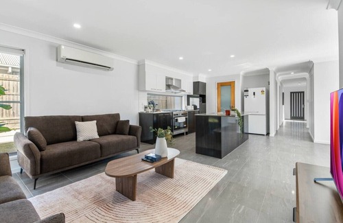 Heathwood Apartamento | Modern Family-Friendly 2-Storey Local Home