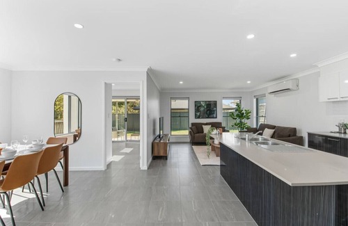 Heathwood Apartamento | Modern Family-Friendly 2-Storey Local Home