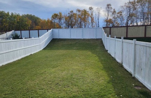 Leduc Casa | Modern Family Friendly Home 10min YEG Airport - FREE WIFI+ NETFLIX