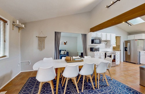 Allyn Casa | Modern, family-friendly lakefront retreat with private hot tub and lake access
