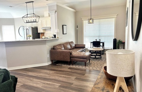 Waxahachie Casa | Modern Family Getaway w/Pool, Pet Friendly, Near Shops & Dining