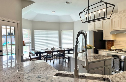 Waxahachie Casa | Modern Family Getaway w/Pool, Pet Friendly, Near Shops & Dining