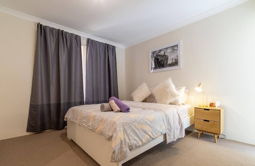 Queens Park Casa | 208 Modern Family Home Queens Park family perfect
