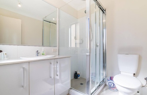 Queens Park Casa | 208 Modern Family Home Queens Park family perfect