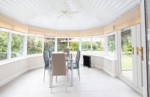 Cheadle Casa | Modern Family Home in South Manchester/Stockport
