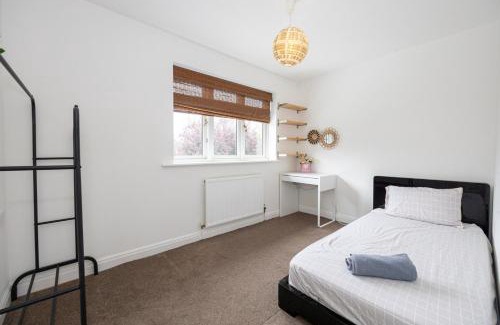 Cheadle Casa | Modern Family Home in South Manchester/Stockport