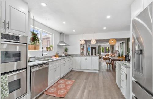 Berkley Casa | Modern Family Home Rooftop Patio Game Room