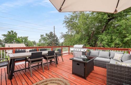 Berkley Casa | Modern Family Home Rooftop Patio Game Room