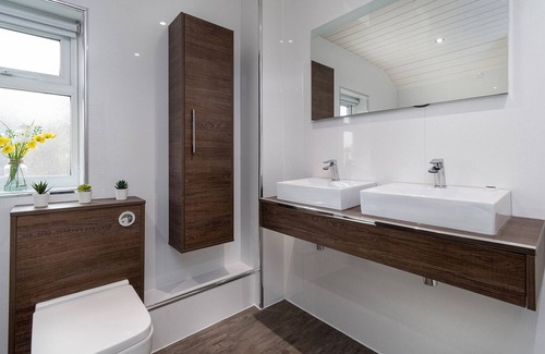 St George Casa | Modern family home with hot tub, games room and beautiful views!