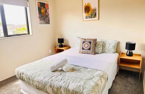 Otahuhu Villa | Modern Family Retreat Near Auckland City & Airport