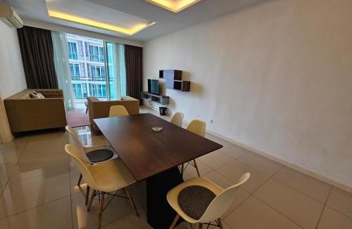 Bunga Paya Pantai Apartamento | Modern Family Suites 3 bedroom