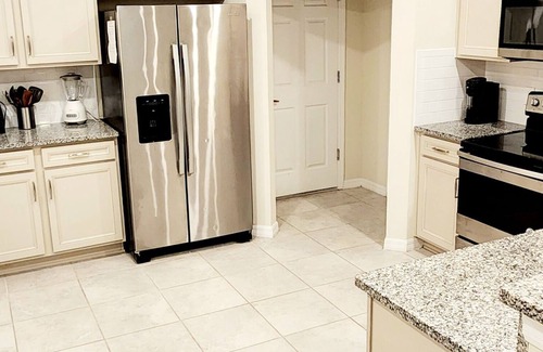 Meadow Woods Casa | Modern Family Townhouse