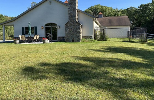 Town of Schodack Casa | Gema escondida en 134 acres