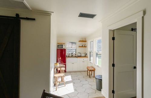 Santa Ynez Cabaña | Modern Farm Style Bunkhouse
