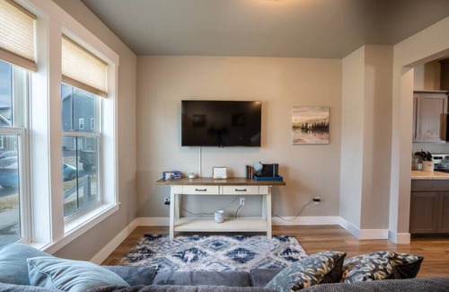 Billings Casa | Modern Farm Townhouse