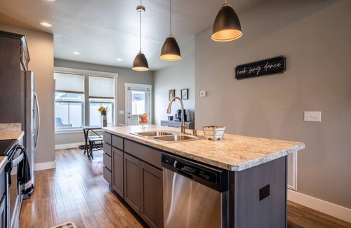 Billings Casa | Modern Farm Townhouse