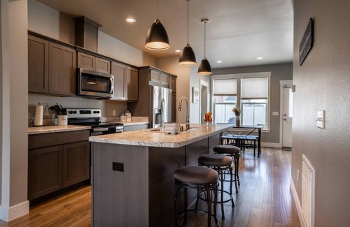 Billings Casa | Modern Farm Townhouse