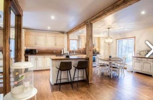 Bellefeuille Casa | Modern Farmhouse Cozy Chalet + Private Spa