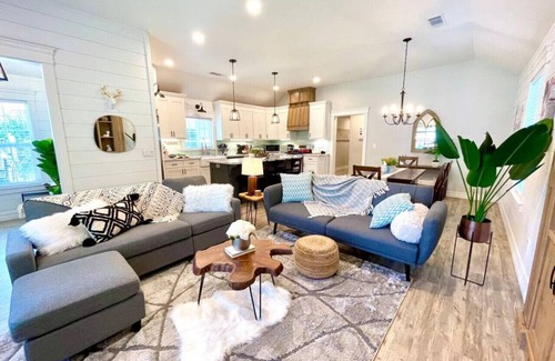 Chico Casa | Modern Farmhouse Filled with Family Entertainment
